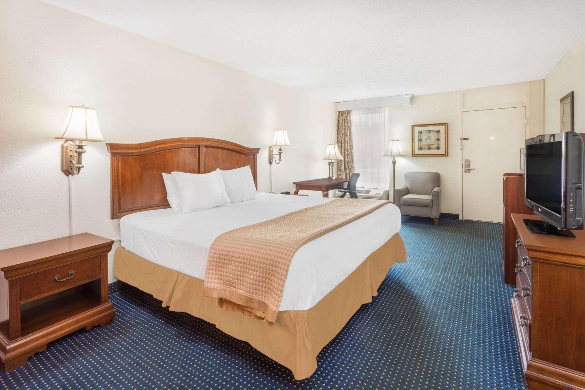 Baymont By Wyndham Rocky Mount I-95 Otel Dış mekan fotoğraf